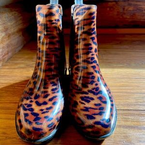 Leopard ankle Garden or Rain boots. Super cute.